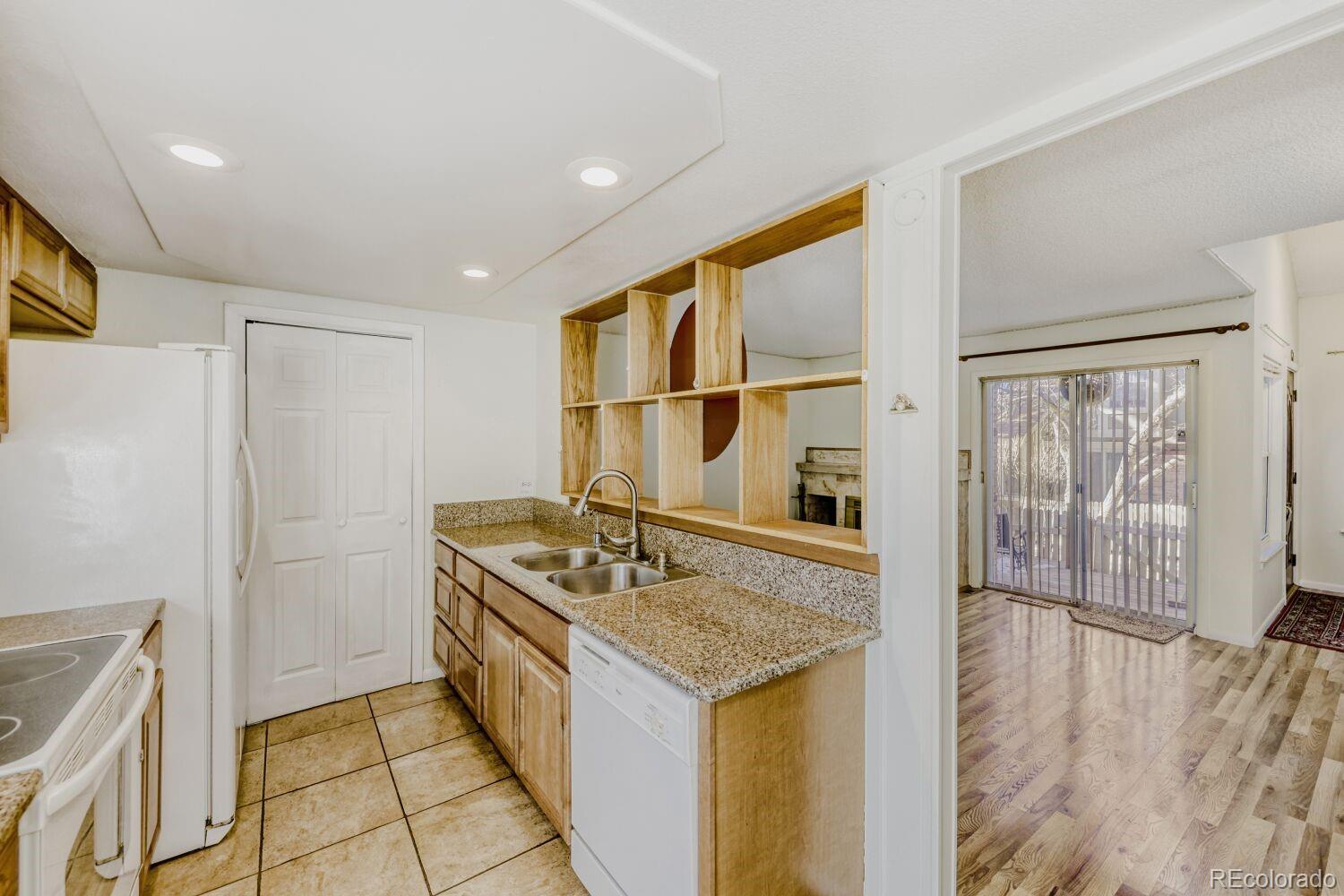 2005 S Helena Street Aurora CO 80013