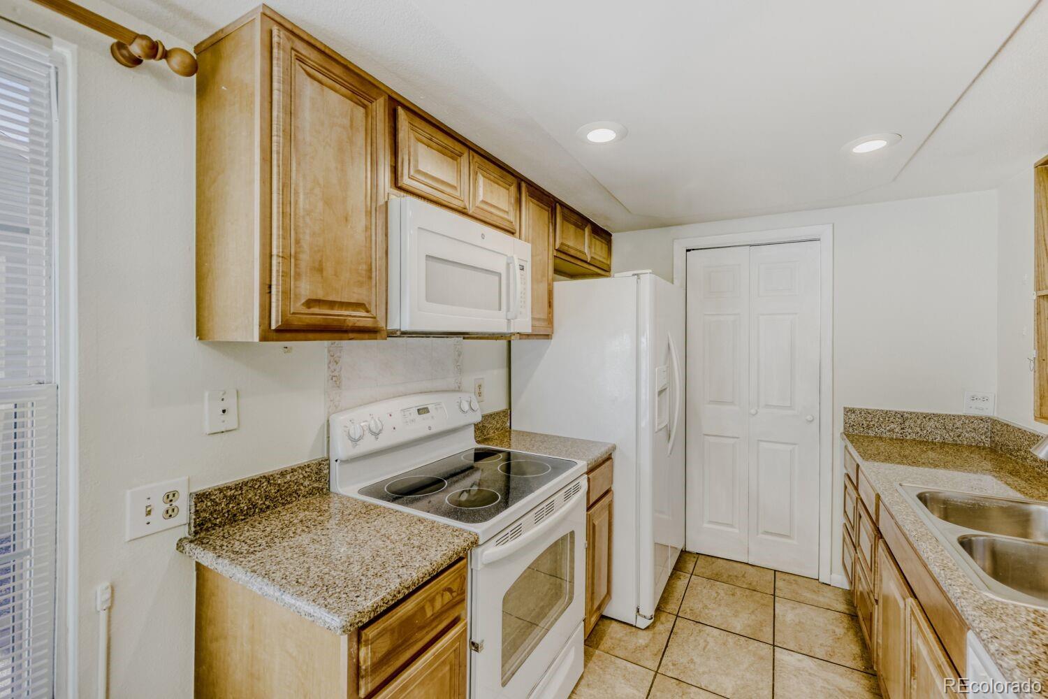 2005 S Helena Street Aurora CO 80013