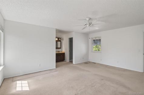 2558 S Vaughn Way Aurora CO 80014