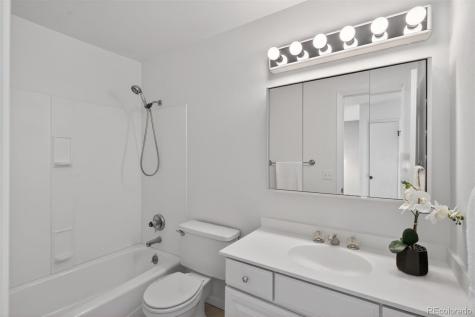 2558 S Vaughn Way Aurora CO 80014