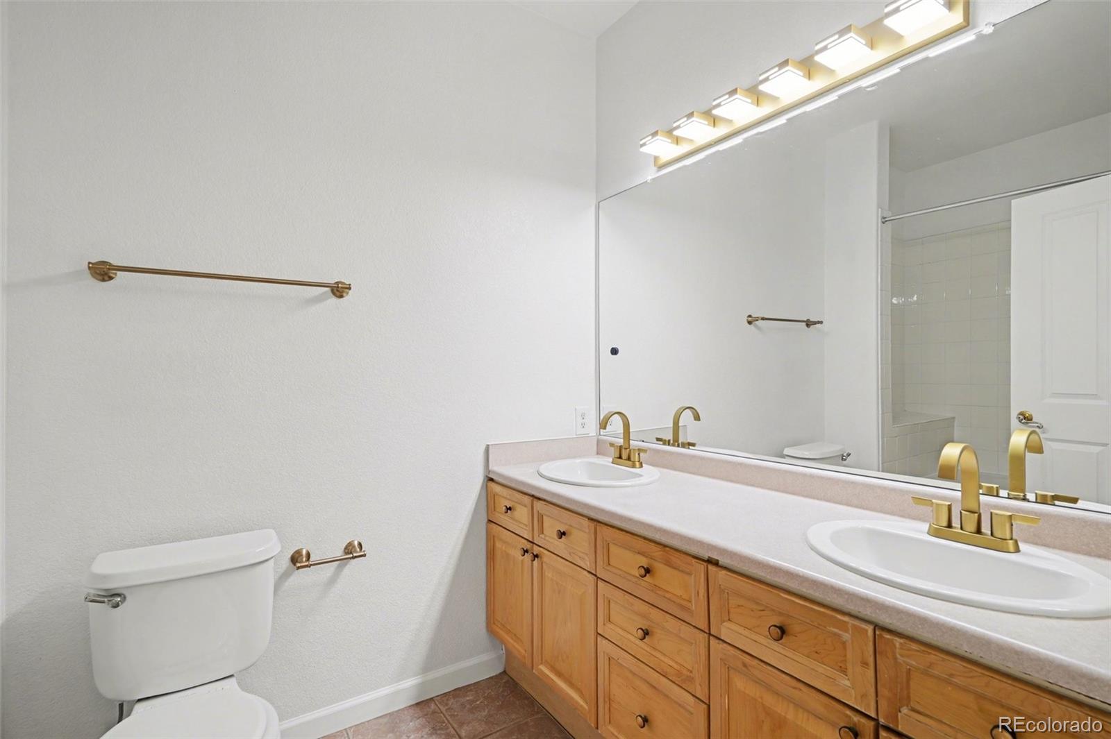4034 S Carson Street Aurora CO 80014