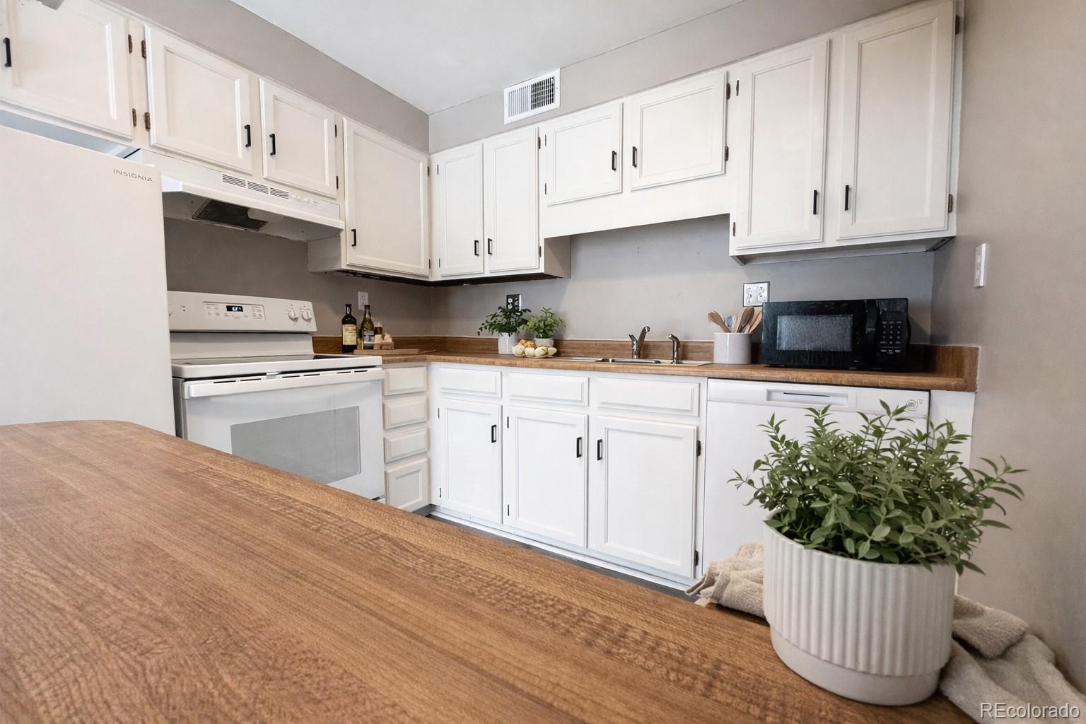 8870 W Jewell Avenue Lakewood CO 80232