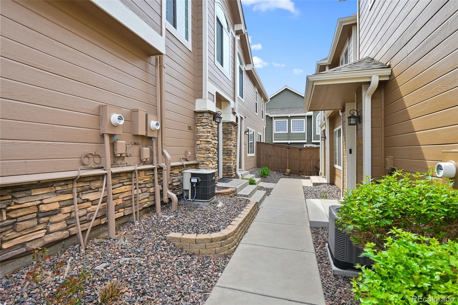 1252 Carlyle Park Circle Highlands Ranch CO 80129