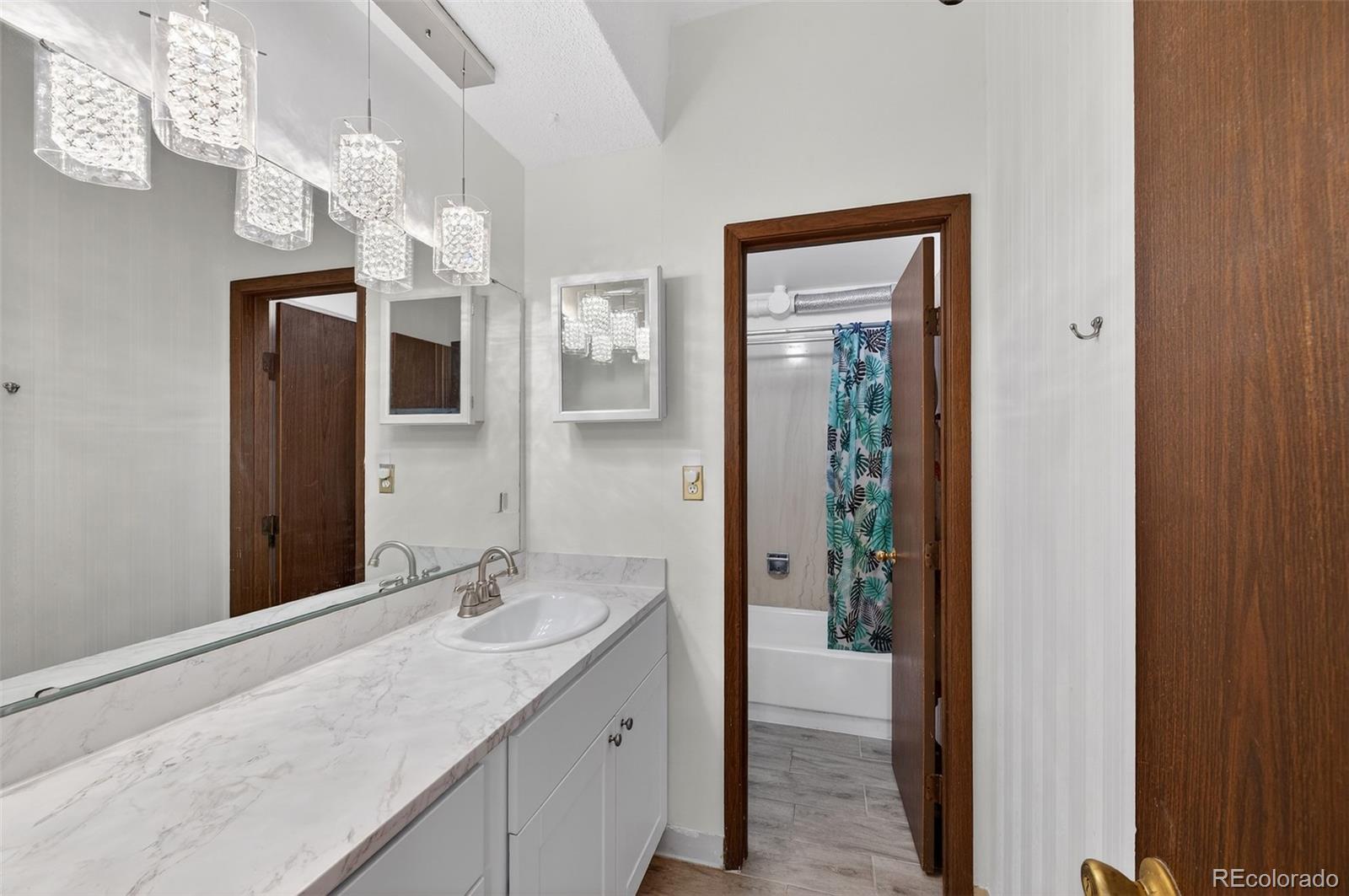 384 S Ironton Street Aurora CO 80012