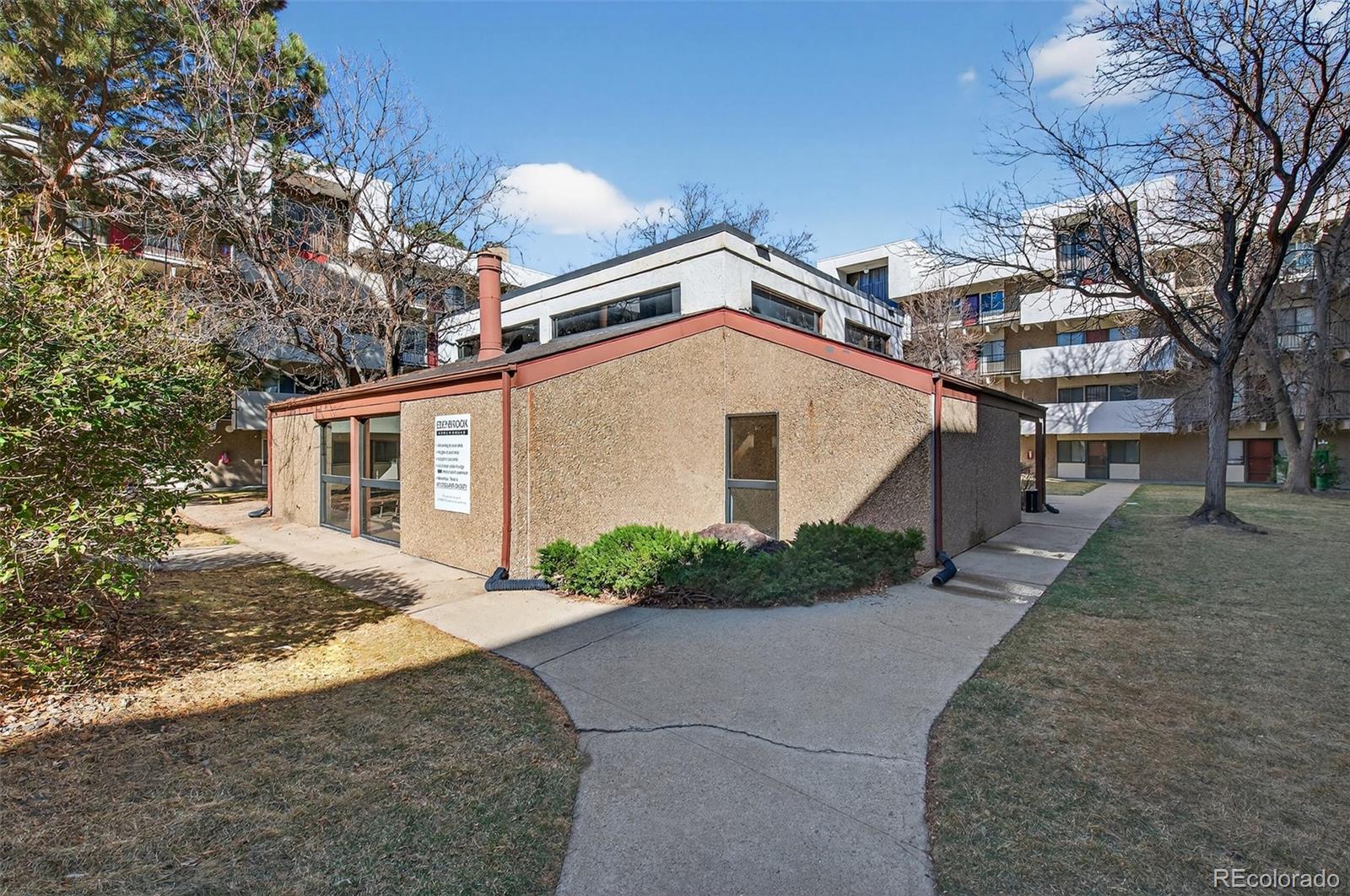 384 S Ironton Street Aurora CO 80012