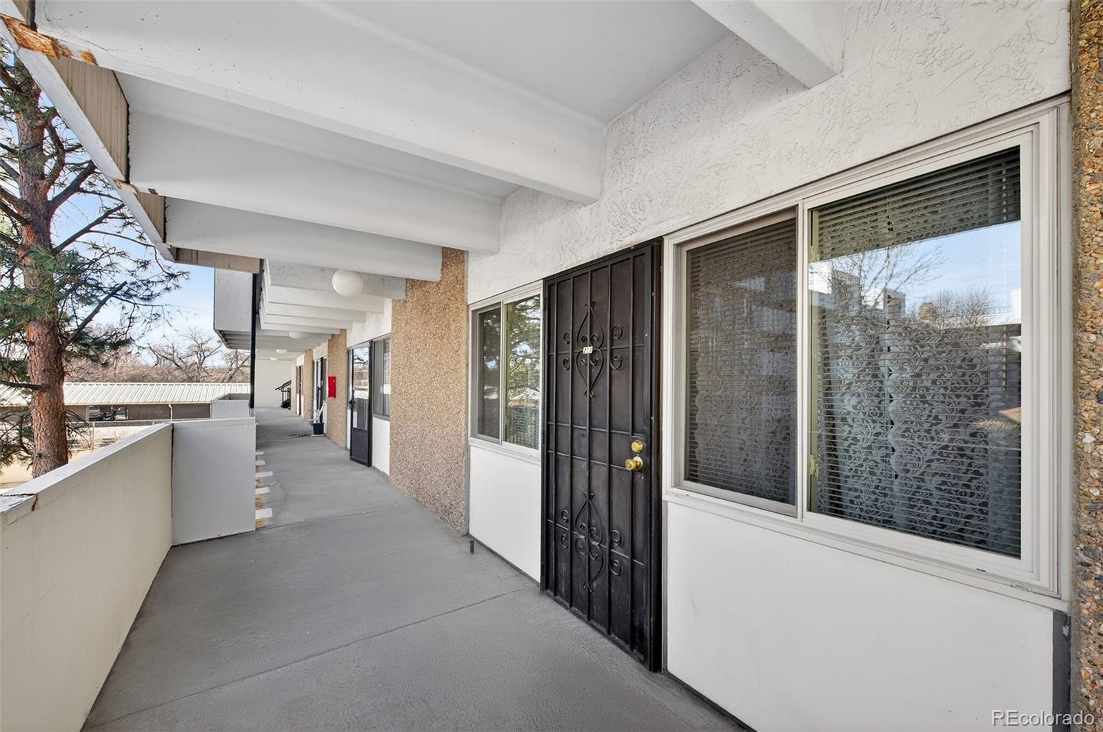 384 S Ironton Street Aurora CO 80012