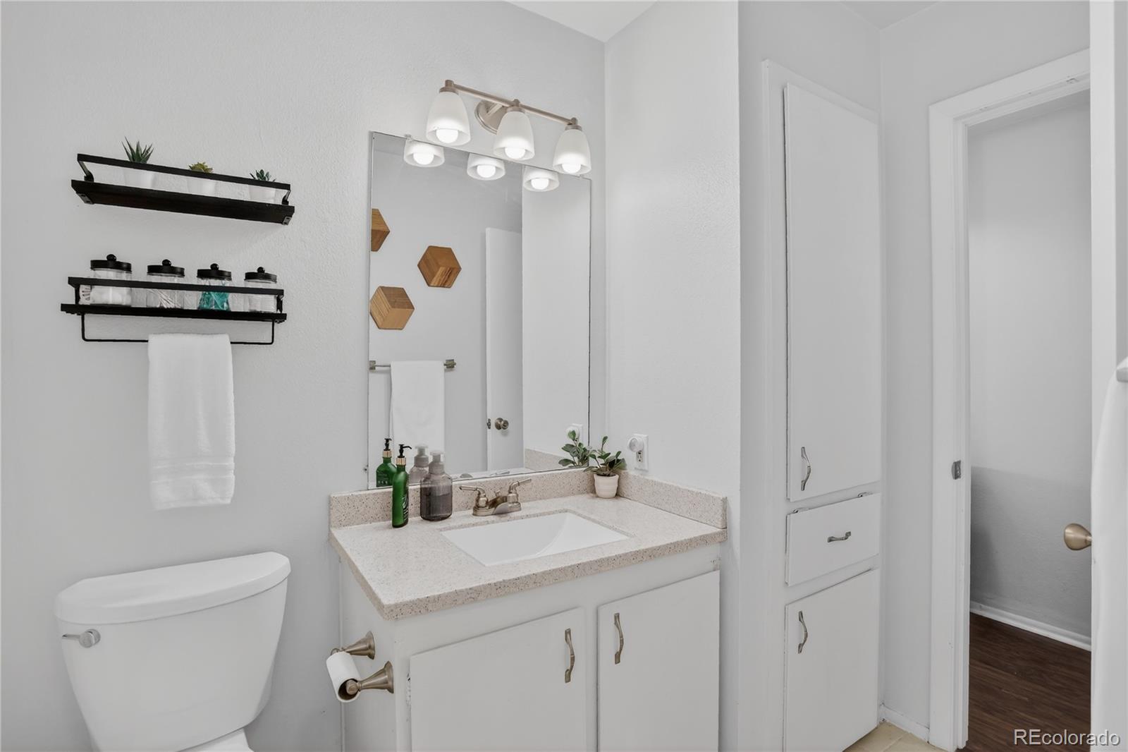 7205 S Gaylord Street Centennial CO 80122