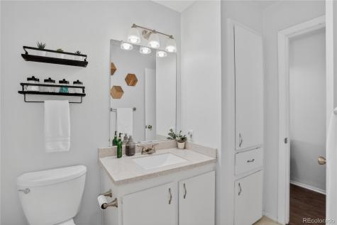 7205 S Gaylord Street Centennial CO 80122