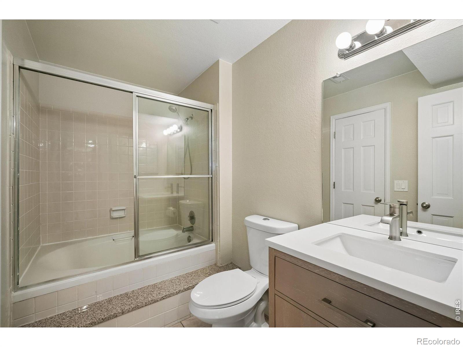 846 S Vance Street Lakewood CO 80226