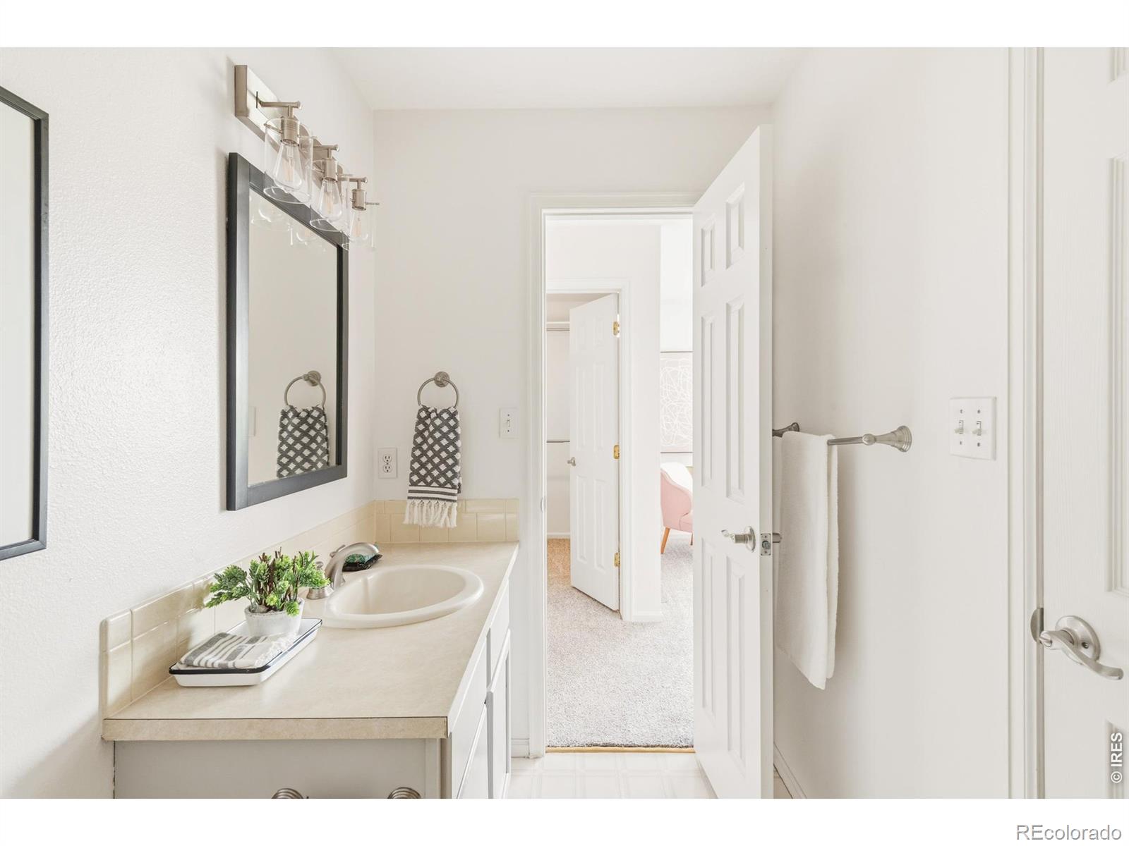 2106 Meadow Court Longmont CO 80501