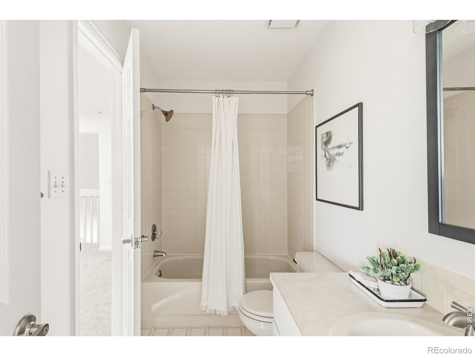 2106 Meadow Court Longmont CO 80501