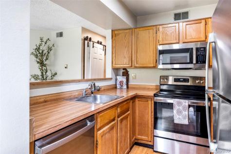995 S Miller Street Lakewood CO 80226