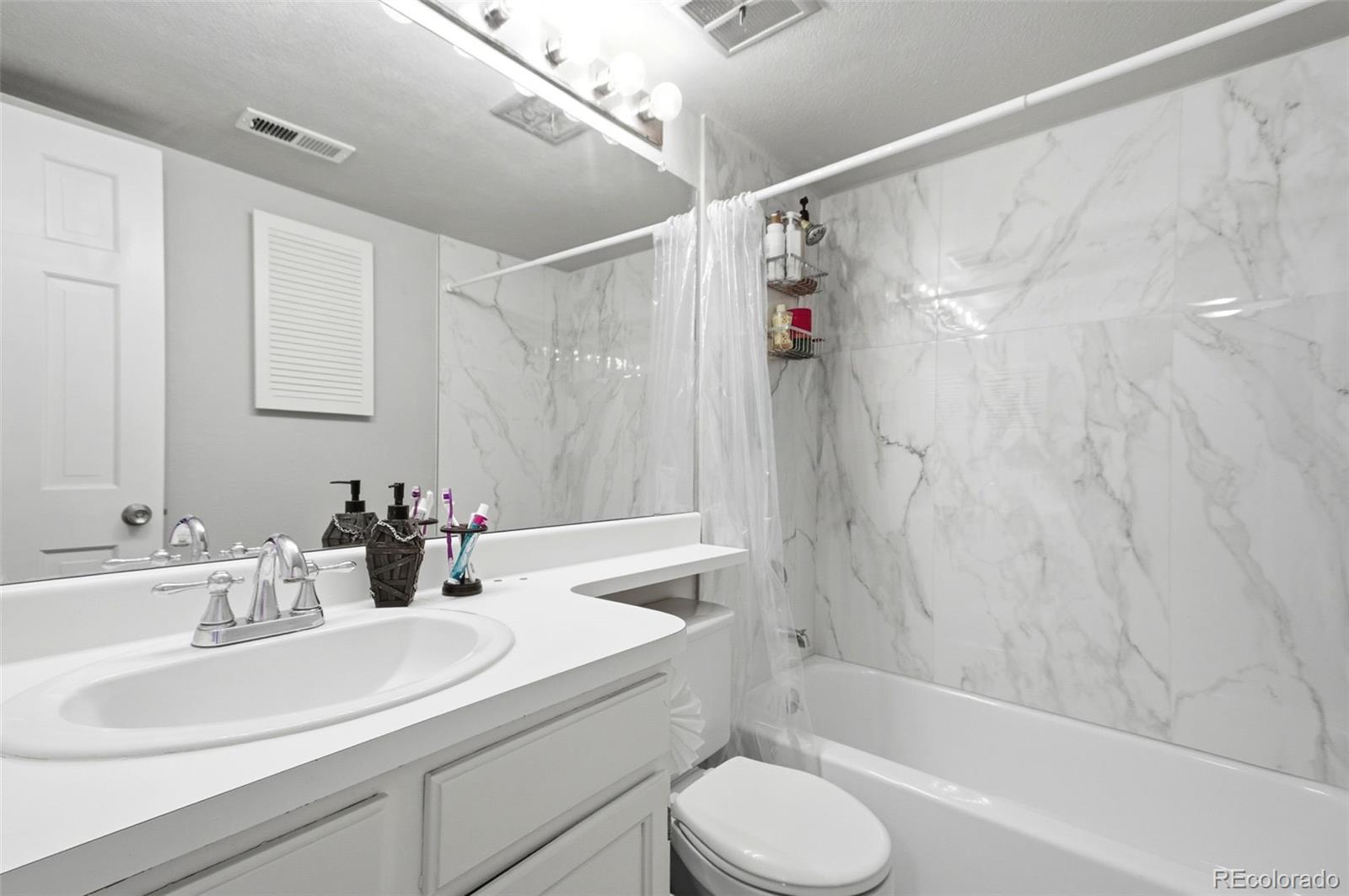 816 S Vance Street Lakewood CO 80226