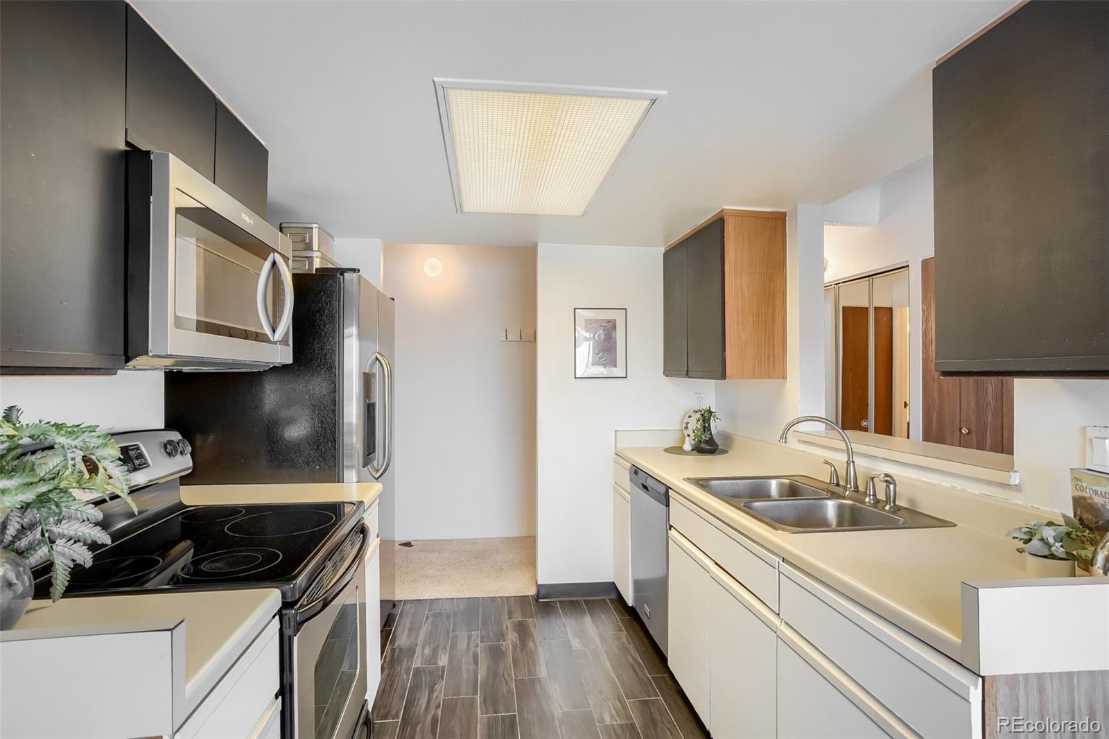 1011 S Ironton Street Aurora CO 80012
