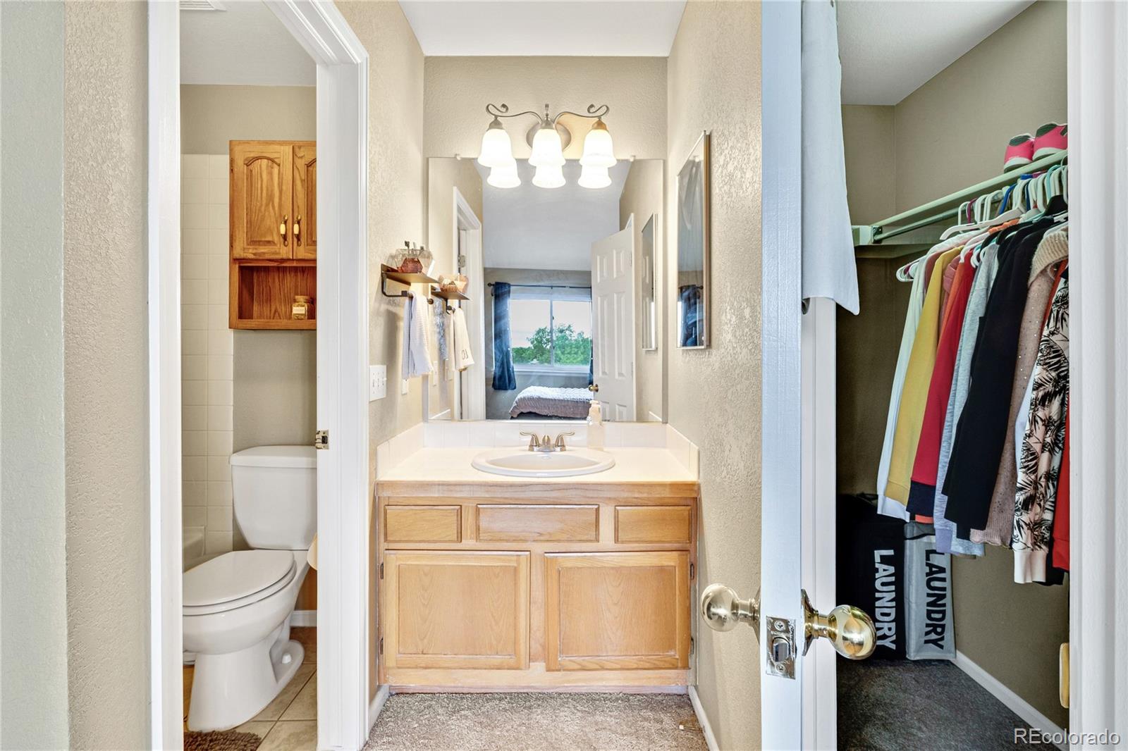 1099 S Walden Way Aurora CO 80017