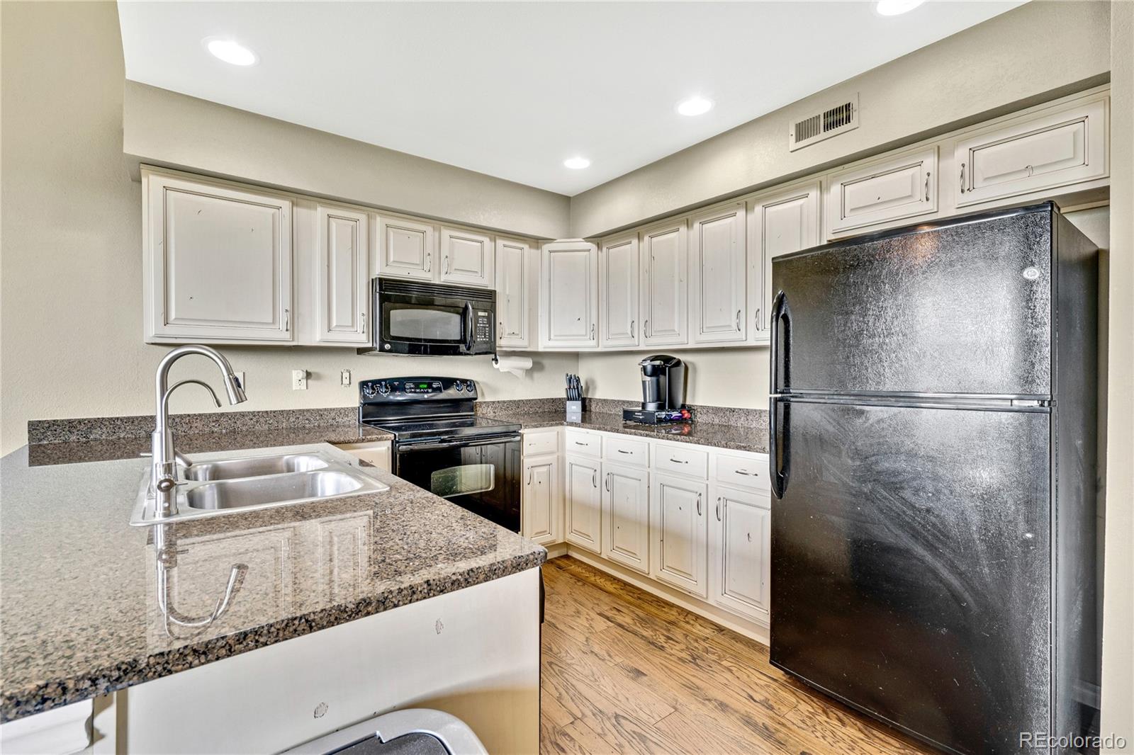1099 S Walden Way Aurora CO 80017