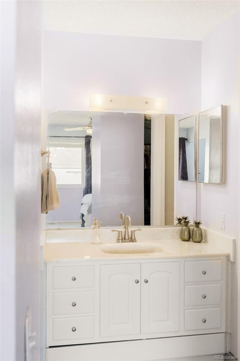 1569 S Sable Boulevard Aurora CO 80012