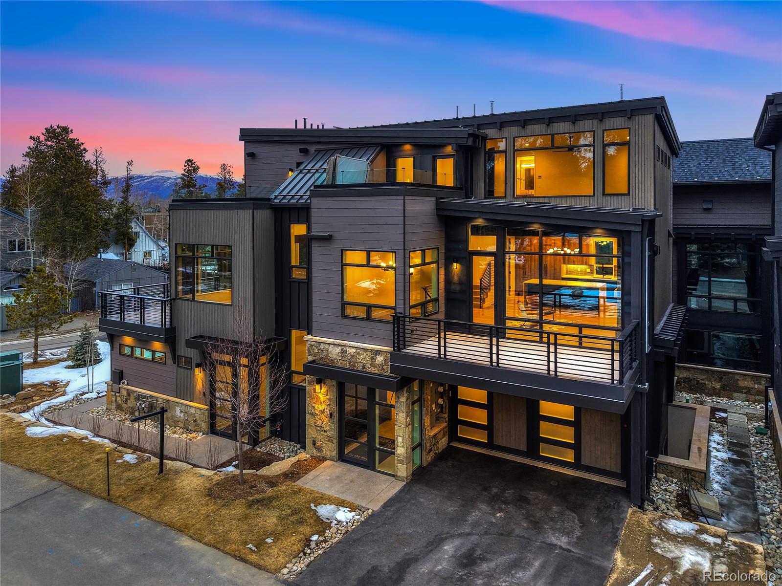 Frisco CO, 318 S 2nd Avenue