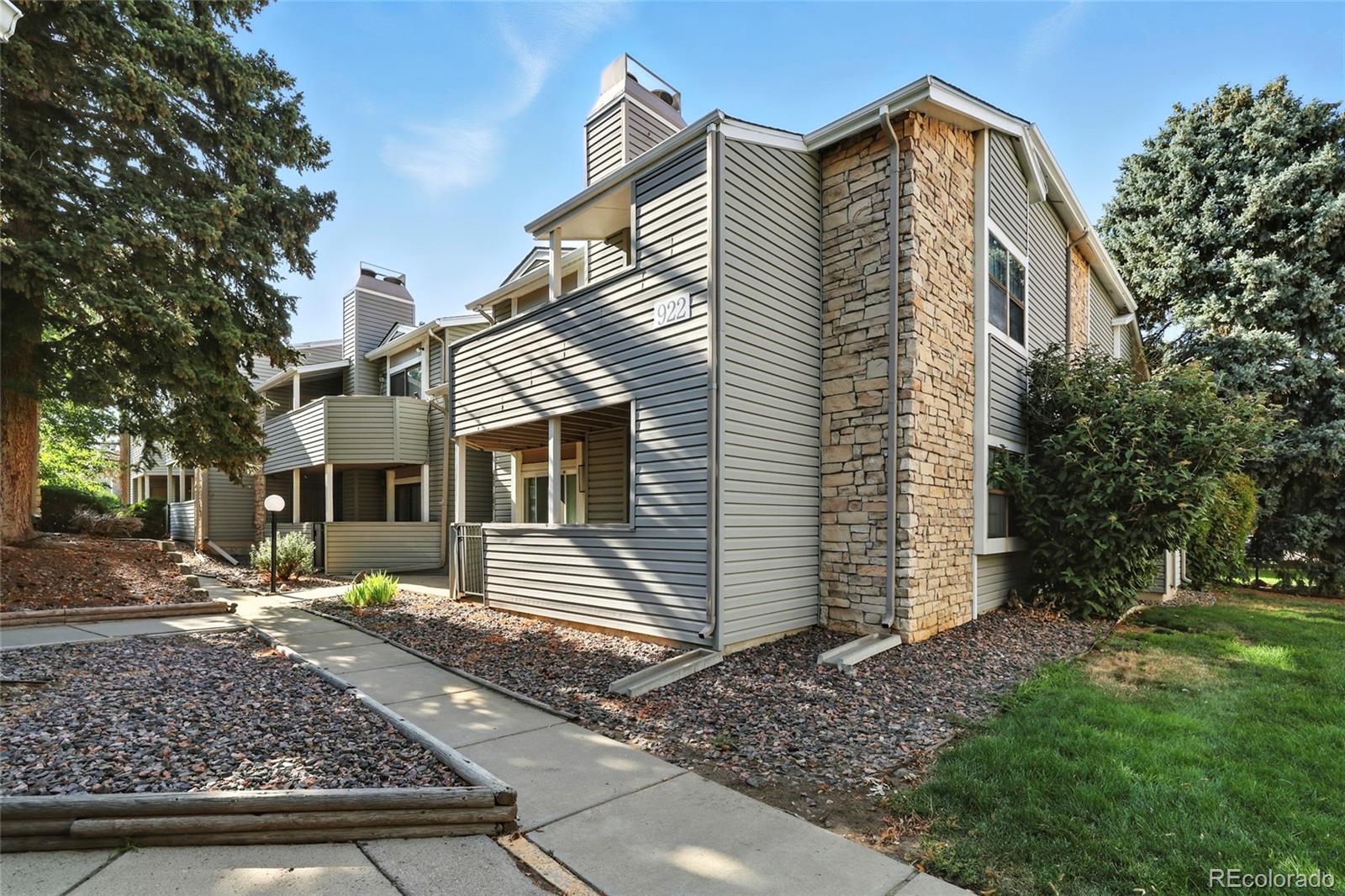 922 S Walden Street Aurora CO 80017