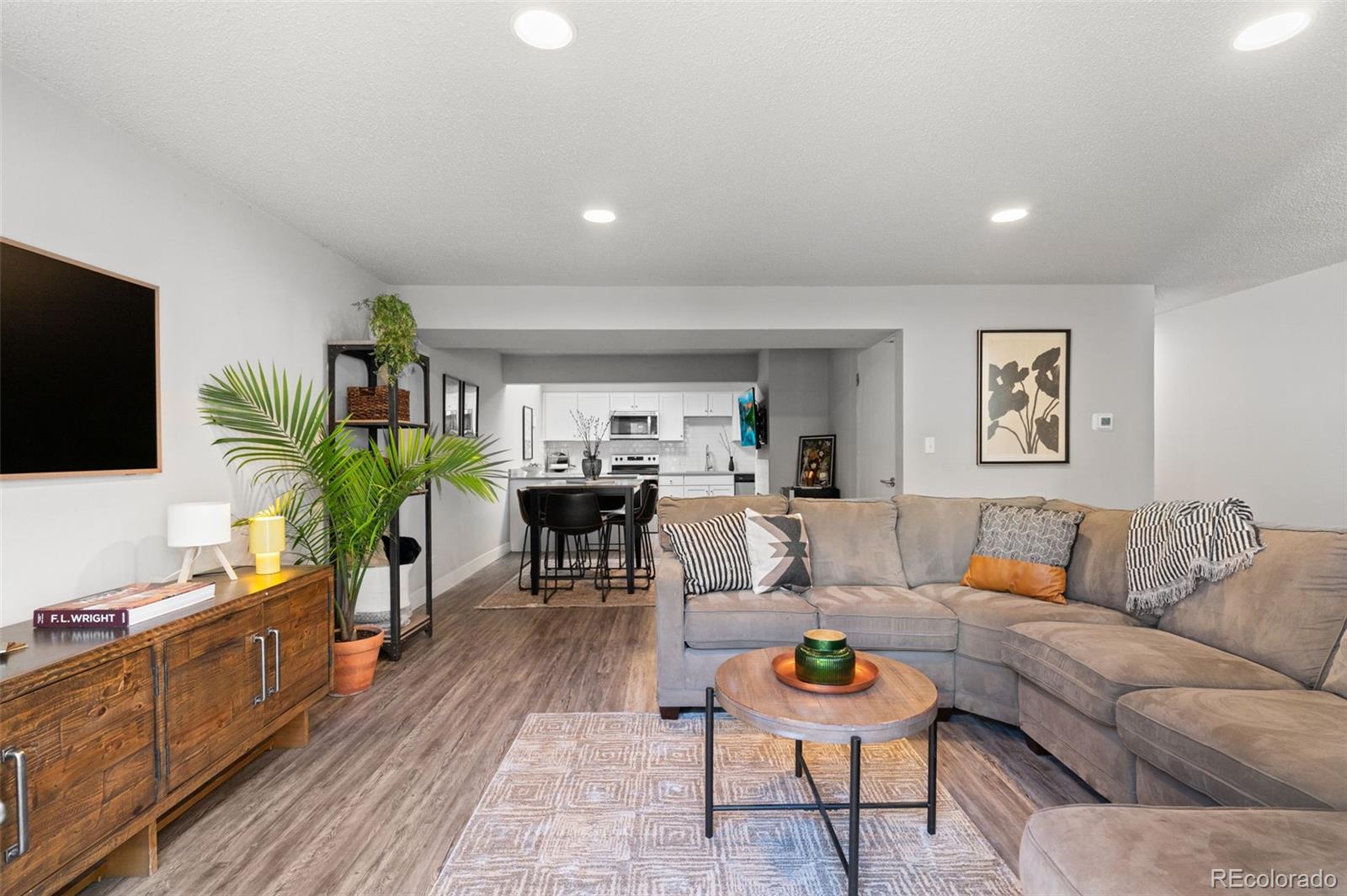 2895 S Locust Street Denver CO 80222