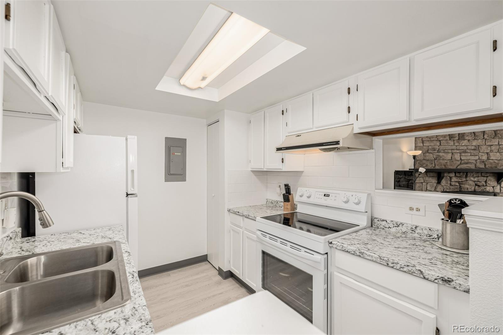 8335 Fairmount Drive Denver CO 80247