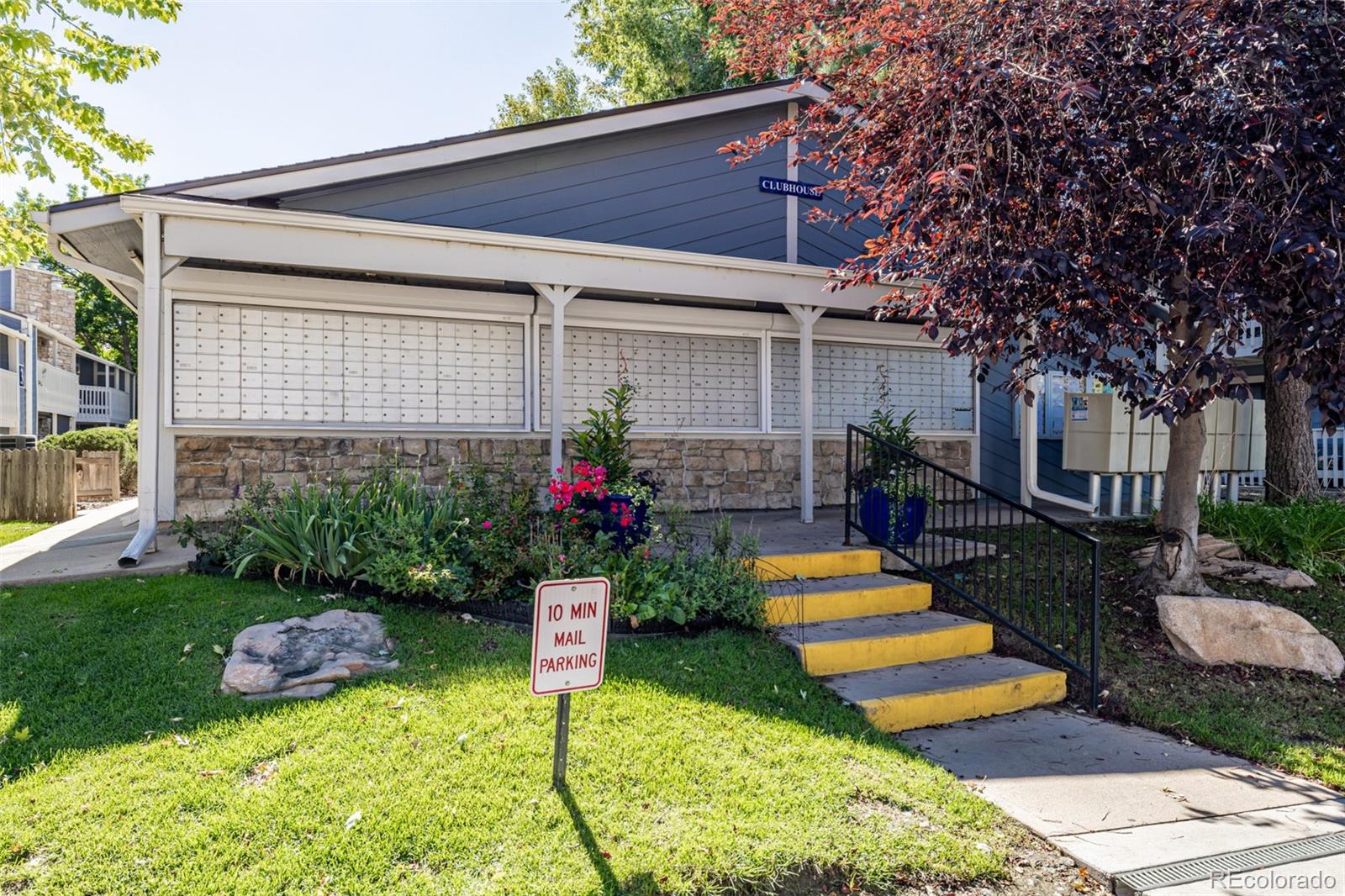 8335 Fairmount Drive Denver CO 80247