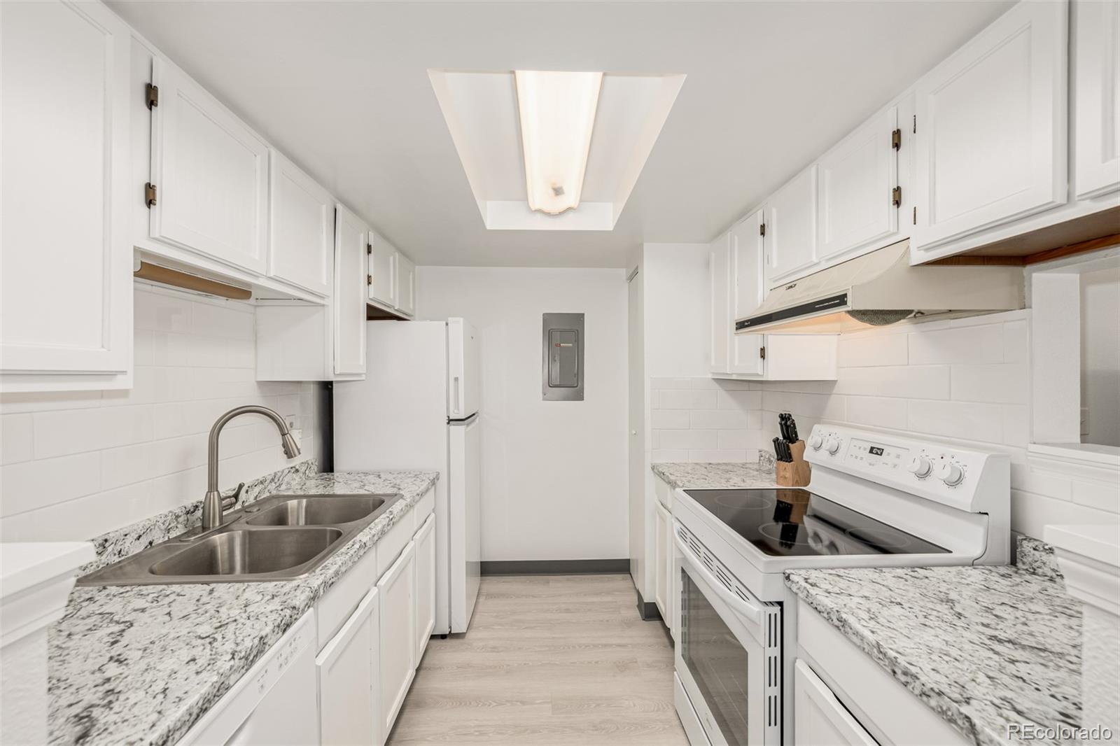 8335 Fairmount Drive Denver CO 80247