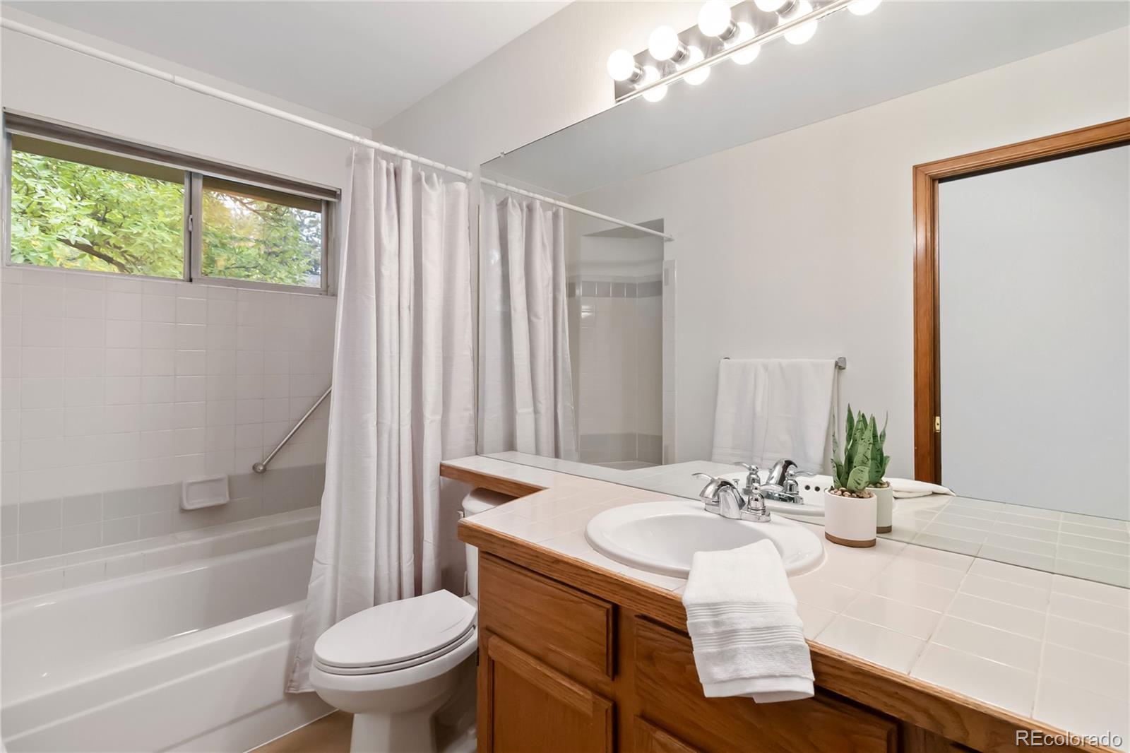 2136 S Scranton Way Aurora CO 80014