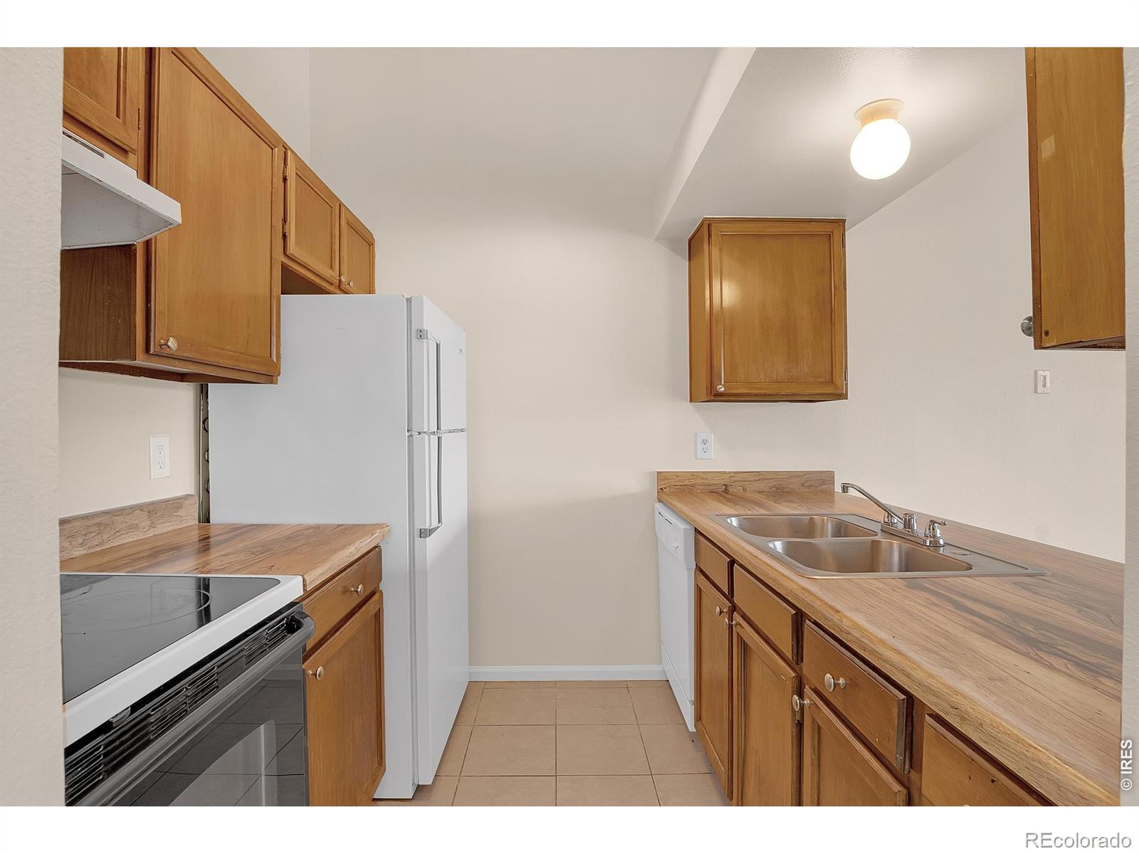 467 S Memphis Way Aurora CO 80017