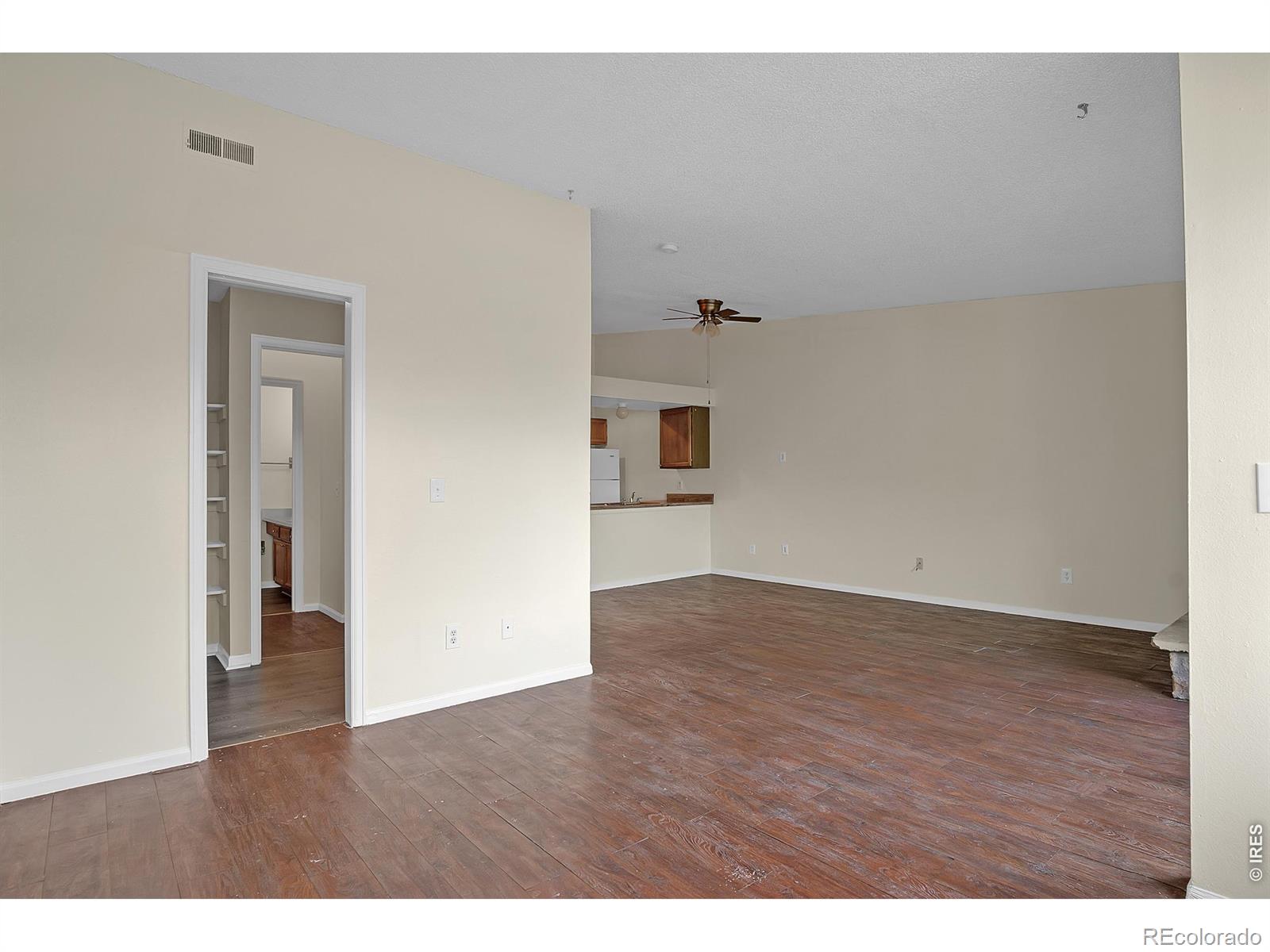 467 S Memphis Way Aurora CO 80017