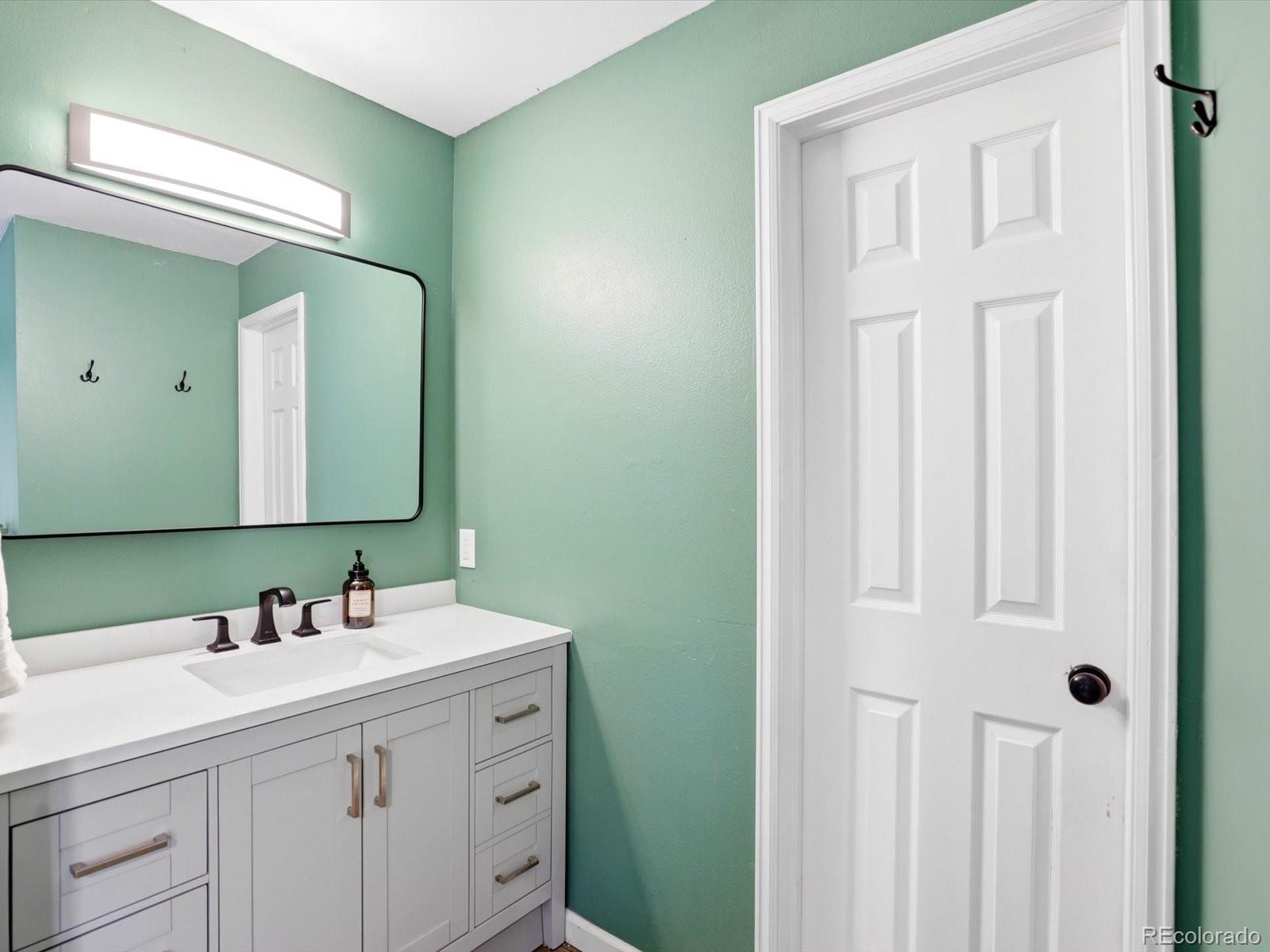 6776 S Ivy Street Centennial CO 80112