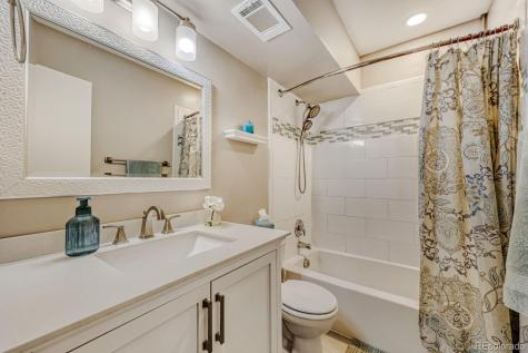 4117 S Mobile Circle Aurora CO 80013