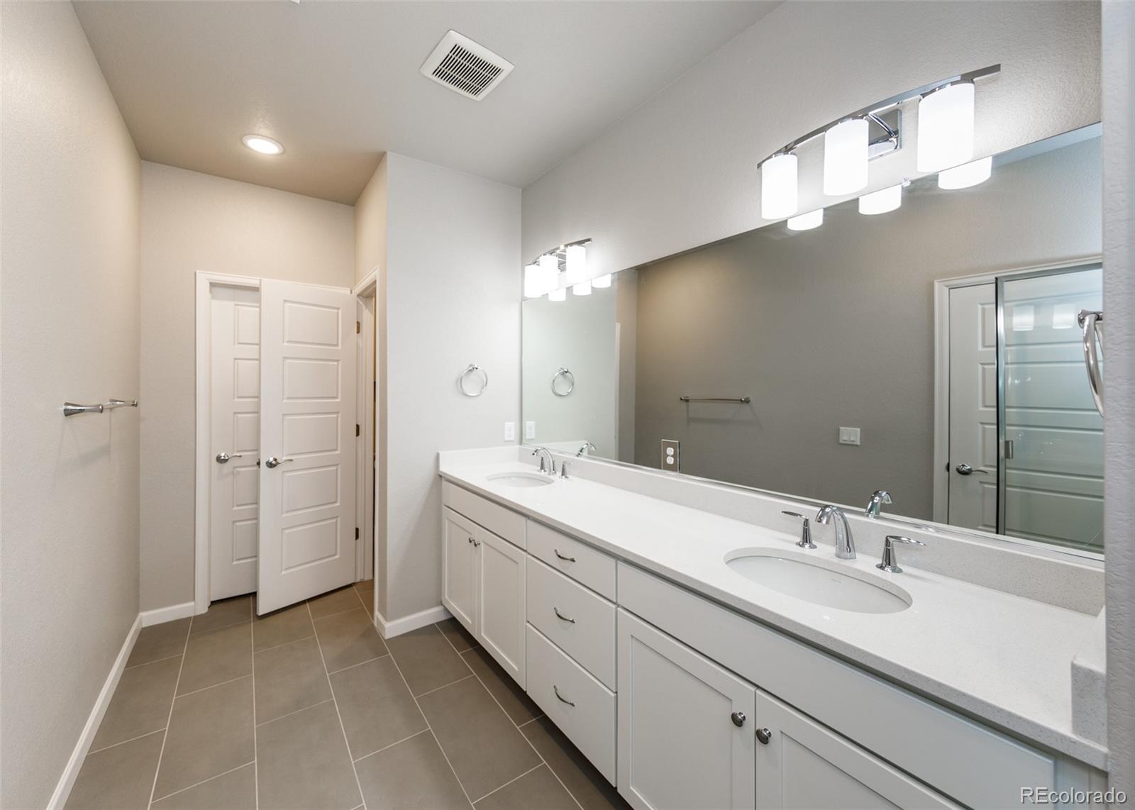 6153 N Ceylon Street Denver CO 80249