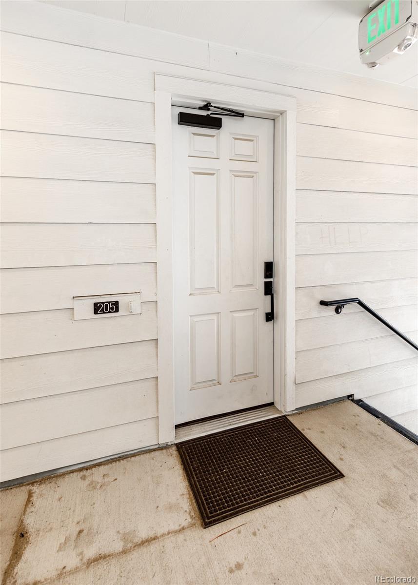 6153 N Ceylon Street Denver CO 80249