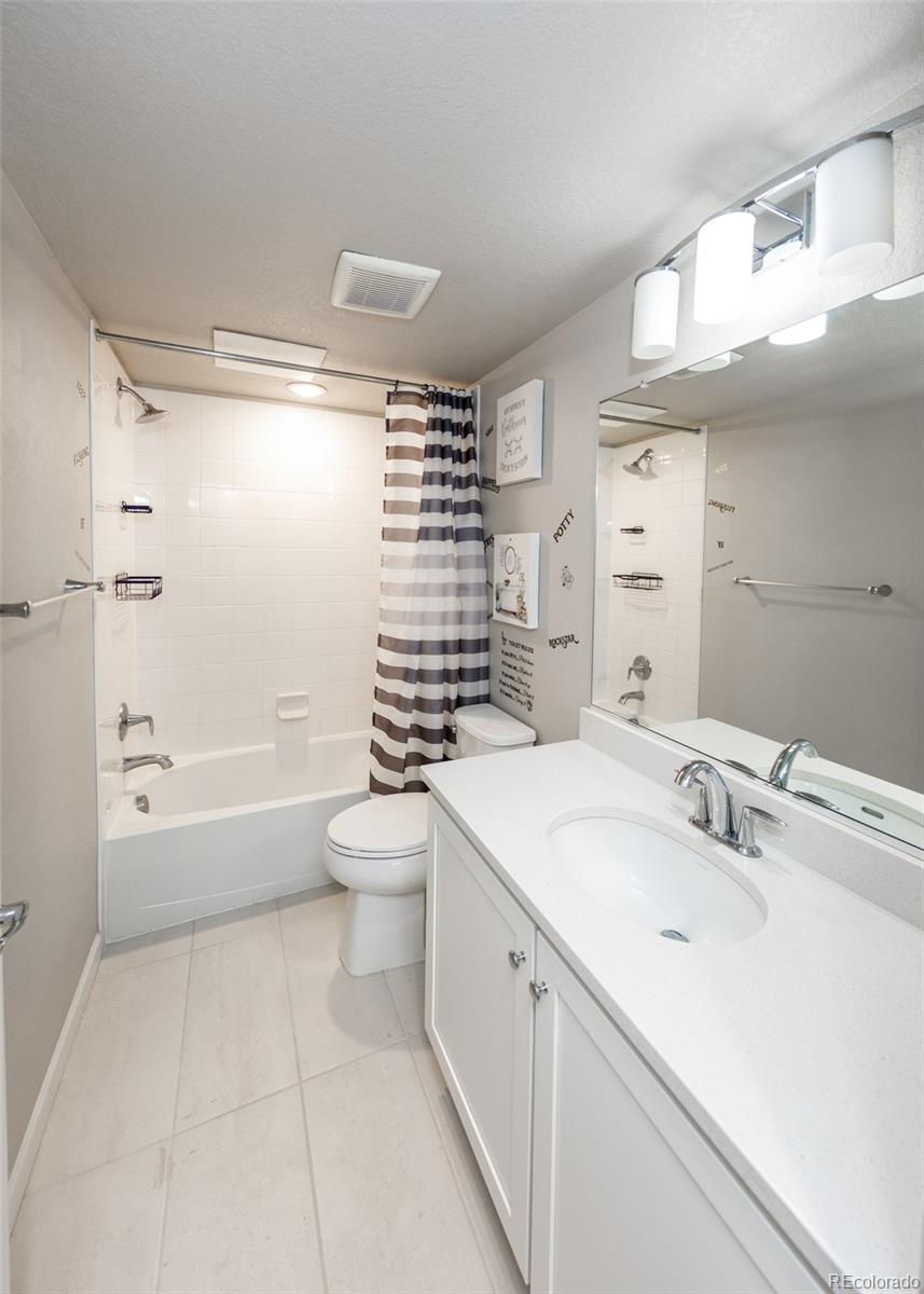 6153 N Ceylon Street Denver CO 80249