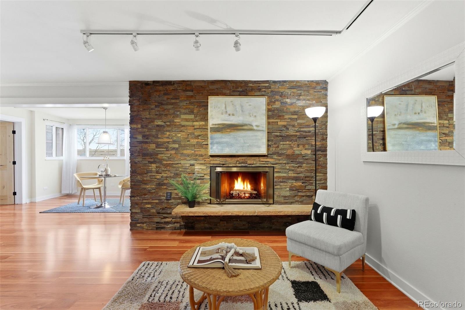 Denver CO, 2 Adams Street, Unit 105