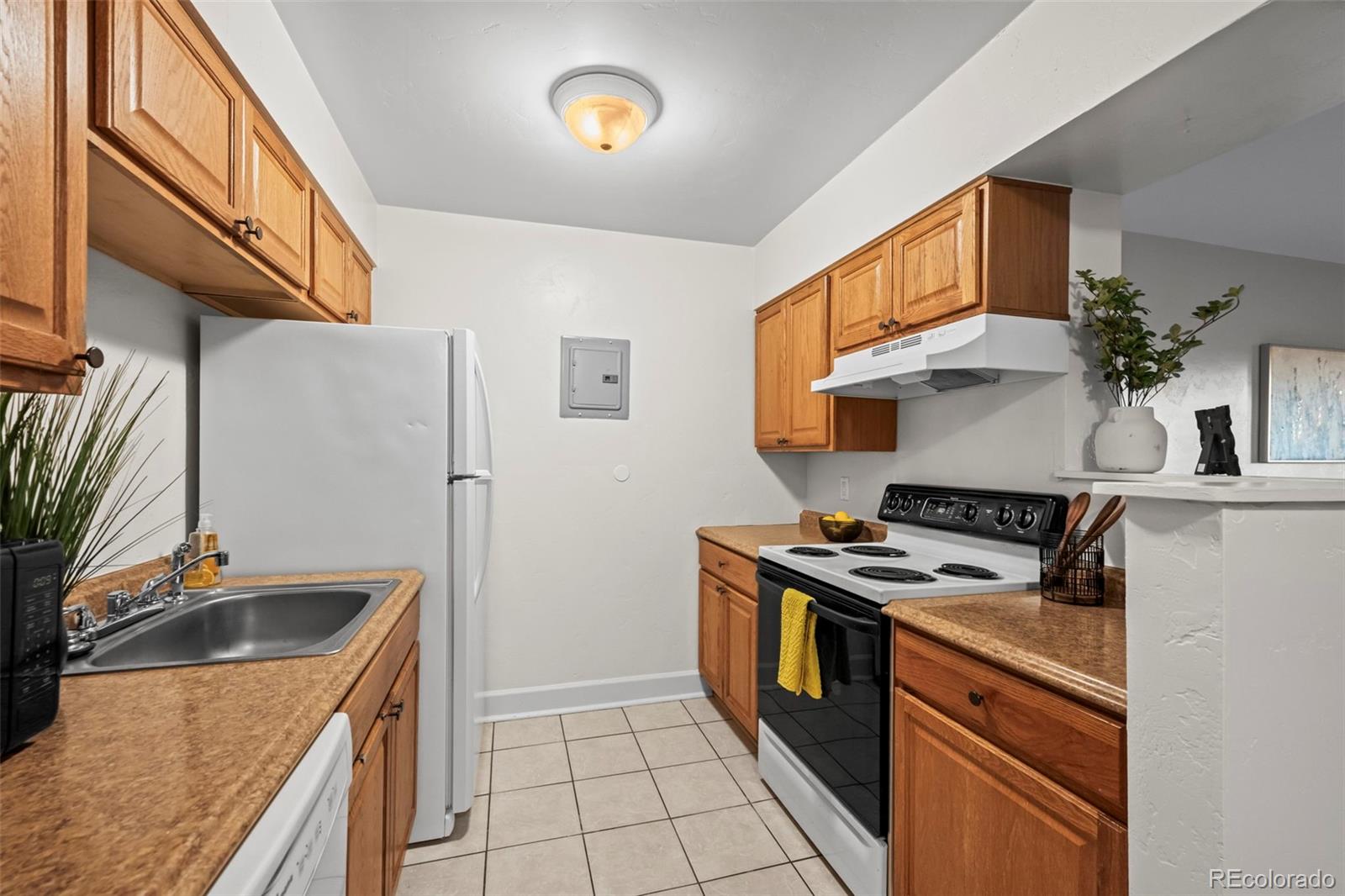 381 S Ames Street Lakewood CO 80226