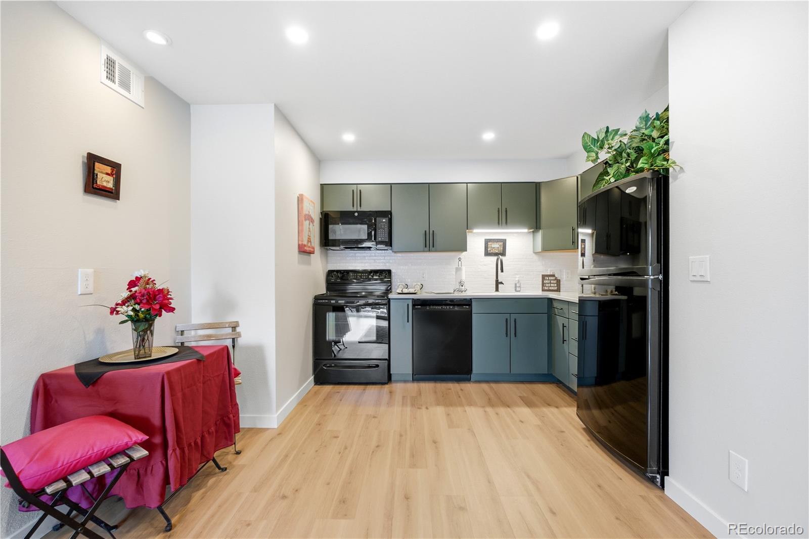 2575 S Syracuse Way Denver CO 80231