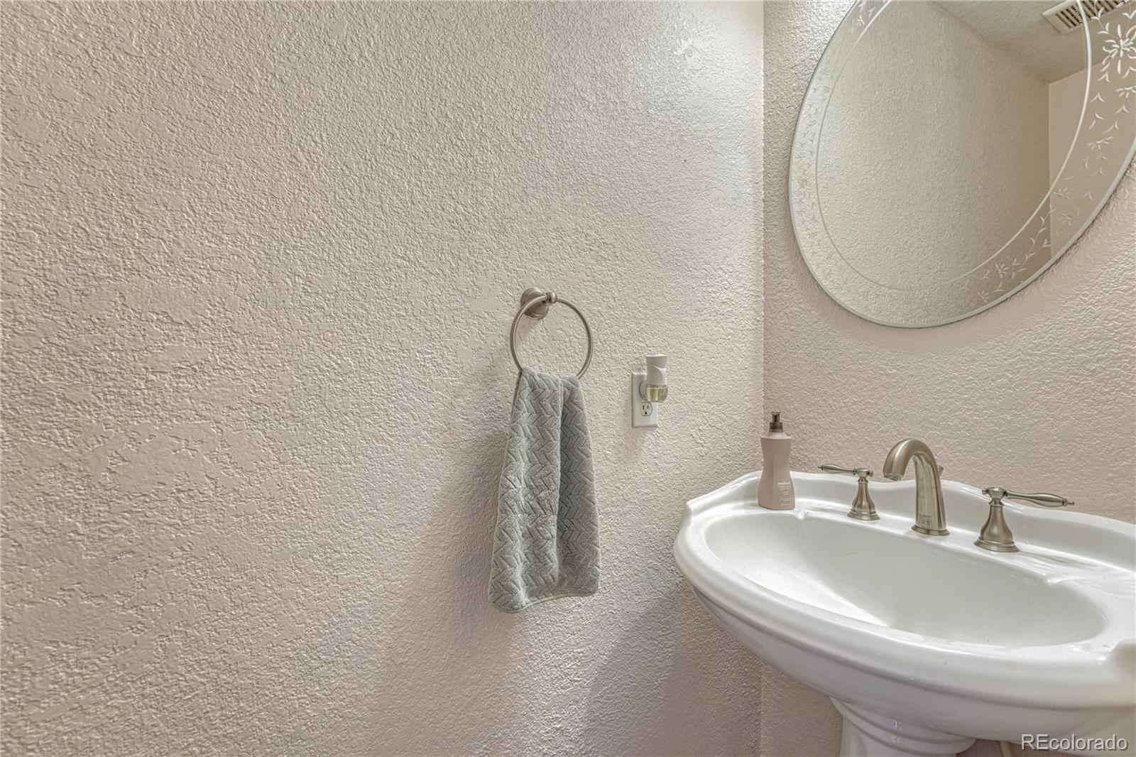1662 S Idalia Circle Aurora CO 80017