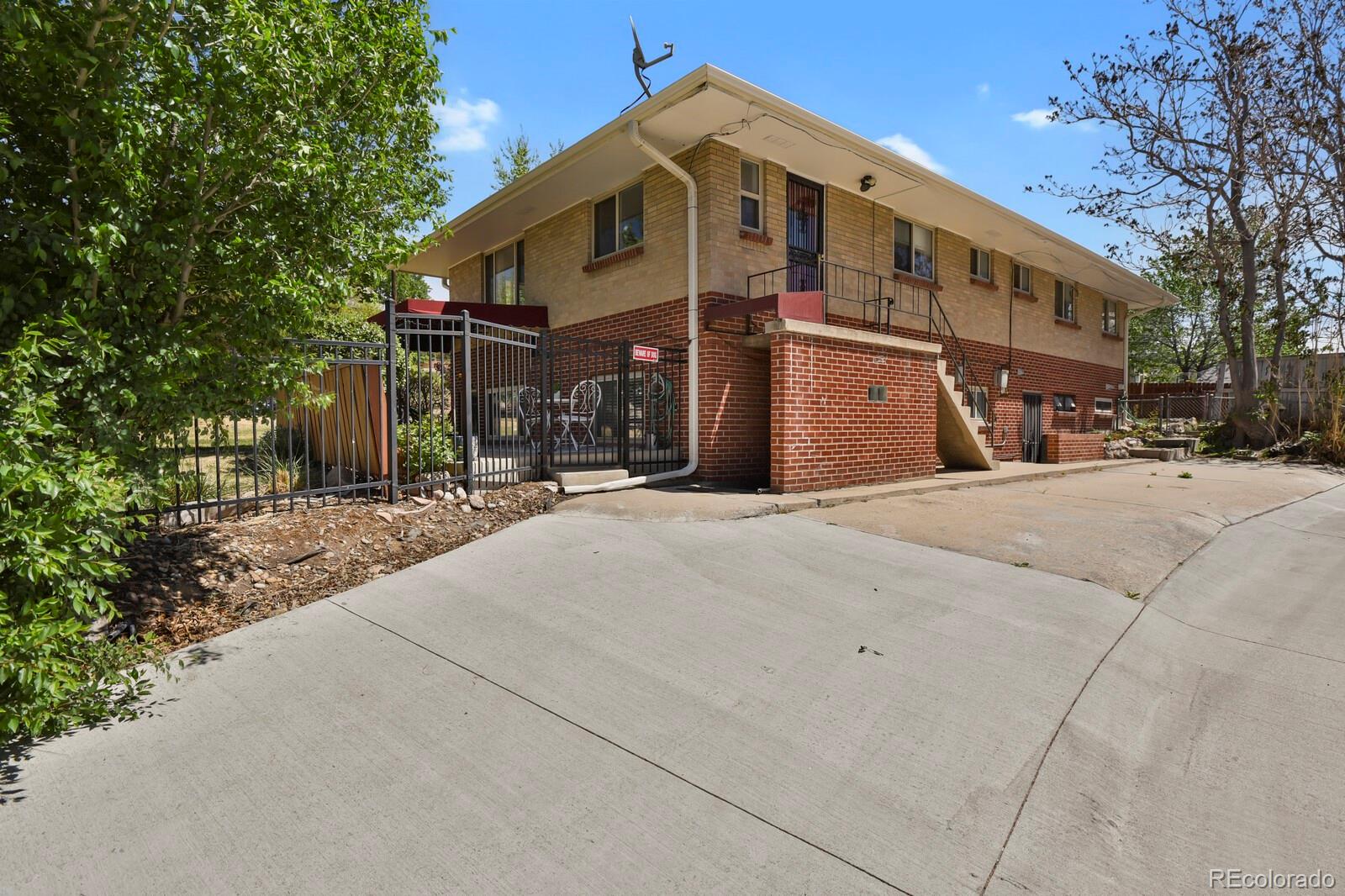 3290 W Fairview Place Denver CO 80211