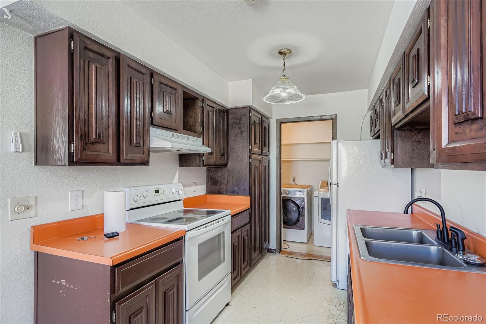 9859 Croke Drive Denver CO 80260