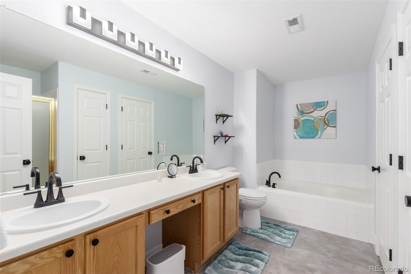 4211 S Blackhawk Circle Aurora CO 80014