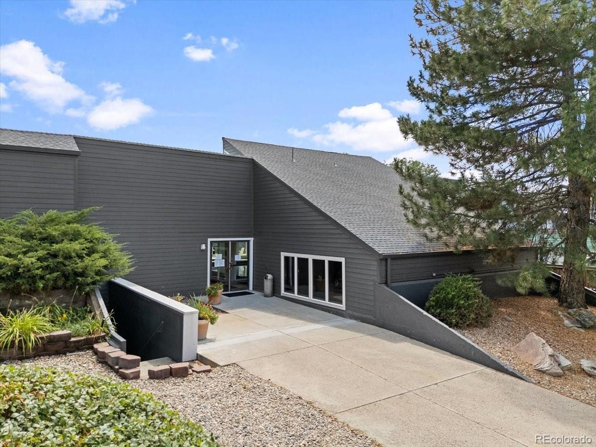 3121 S Tamarac Drive Denver CO 80231