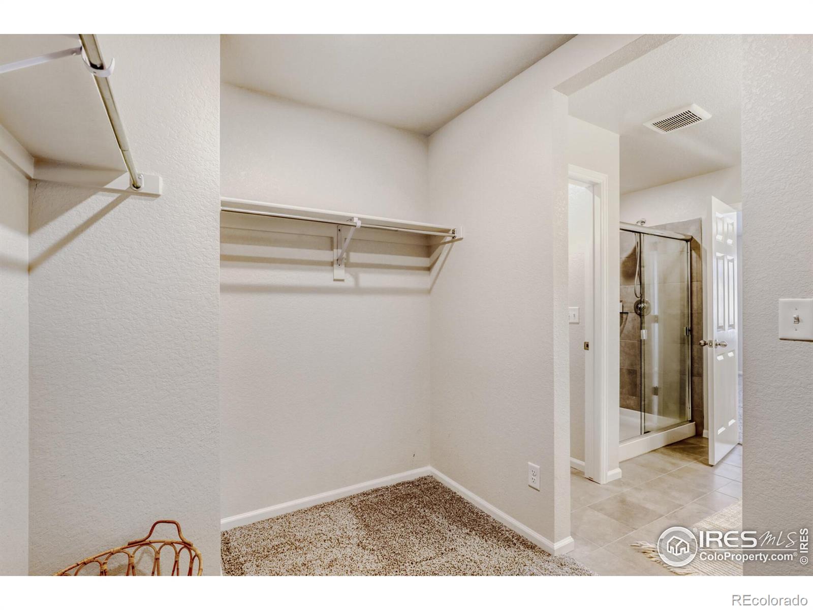 6089 N Liverpool Street Aurora CO 80019