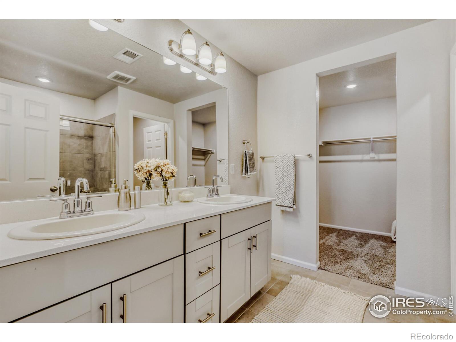 6089 N Liverpool Street Aurora CO 80019