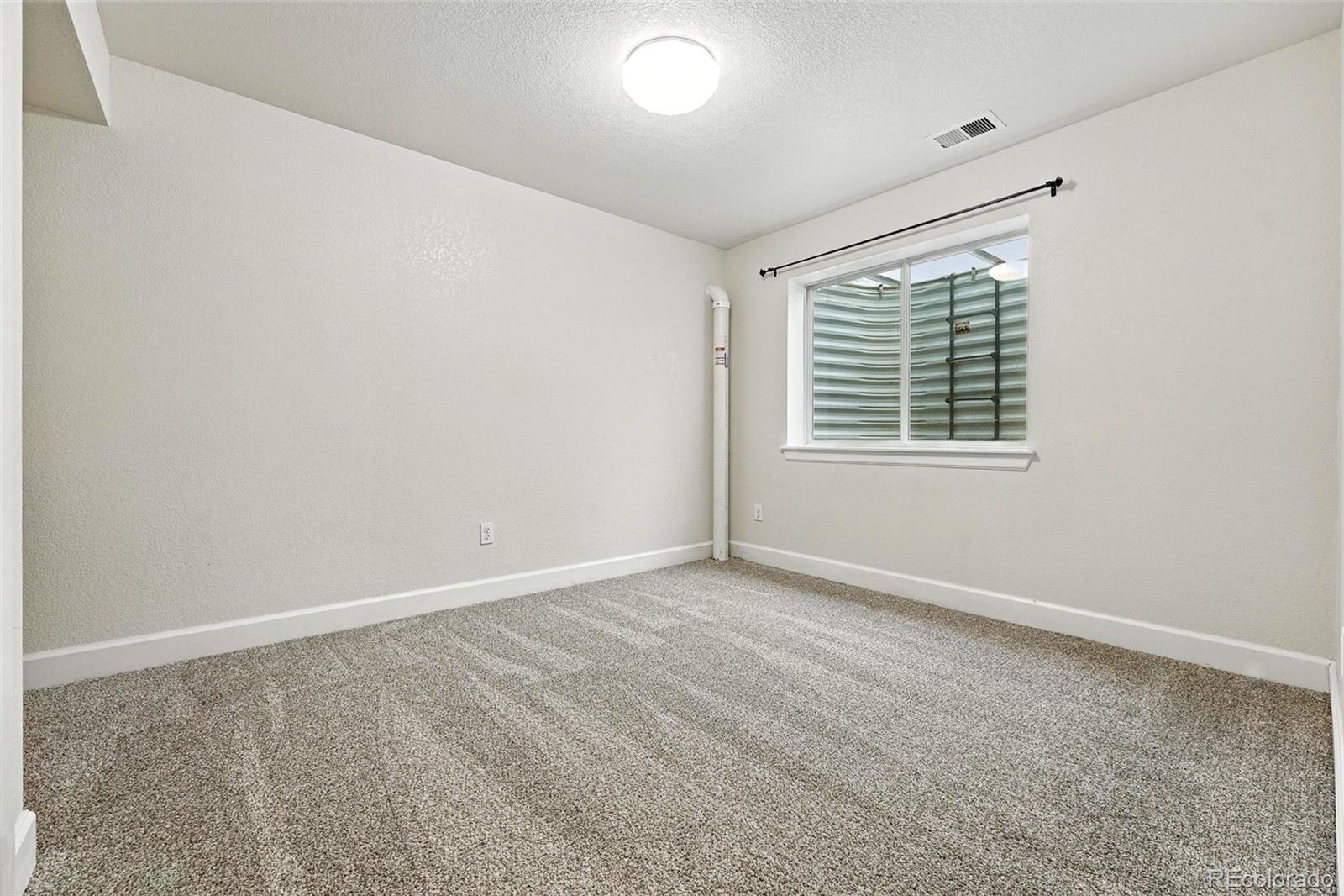 1275 Hummingbird Circle Longmont CO 80501