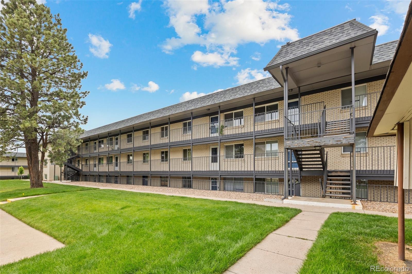 1723 Robb Street Lakewood CO 80215