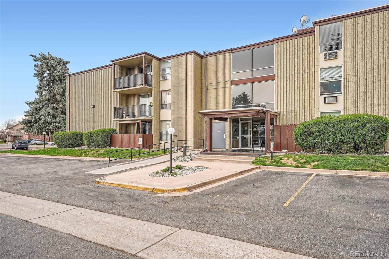 2231 S Vaughn Way Aurora CO 80014