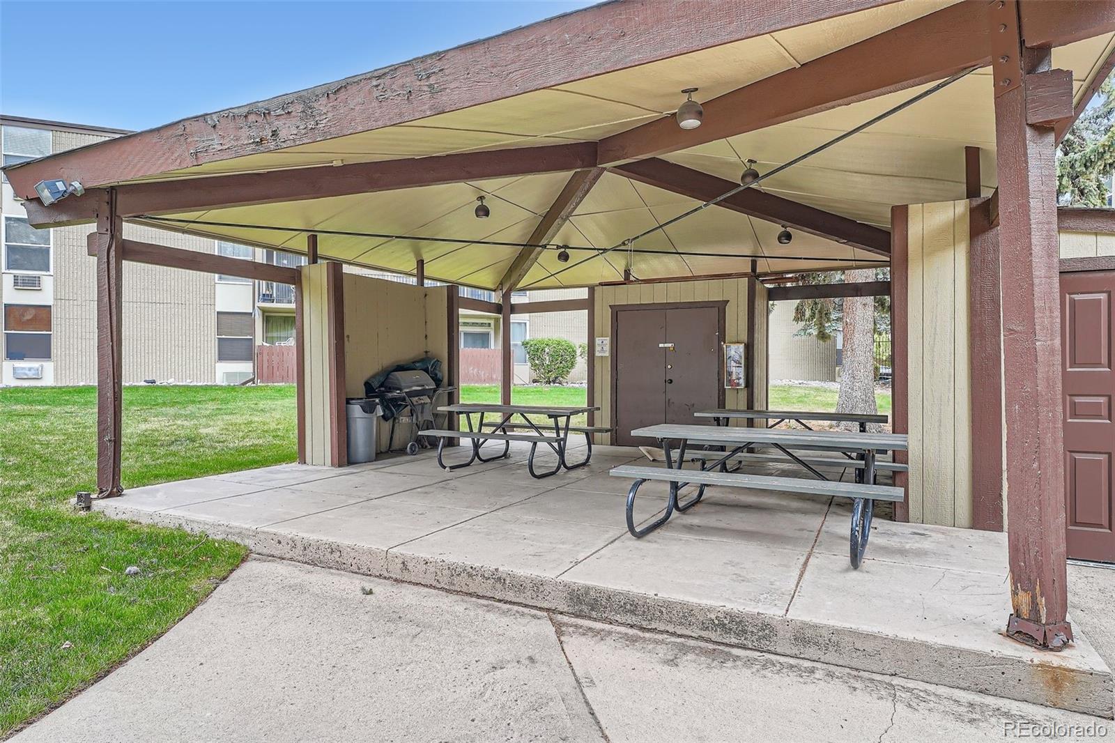 2231 S Vaughn Way Aurora CO 80014