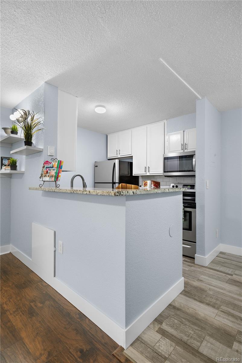 2281 S Vaughn Way Aurora CO 80014